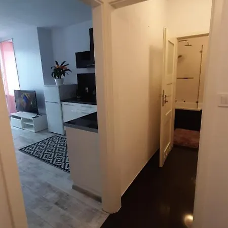 Apartament Grojecka Apartment *